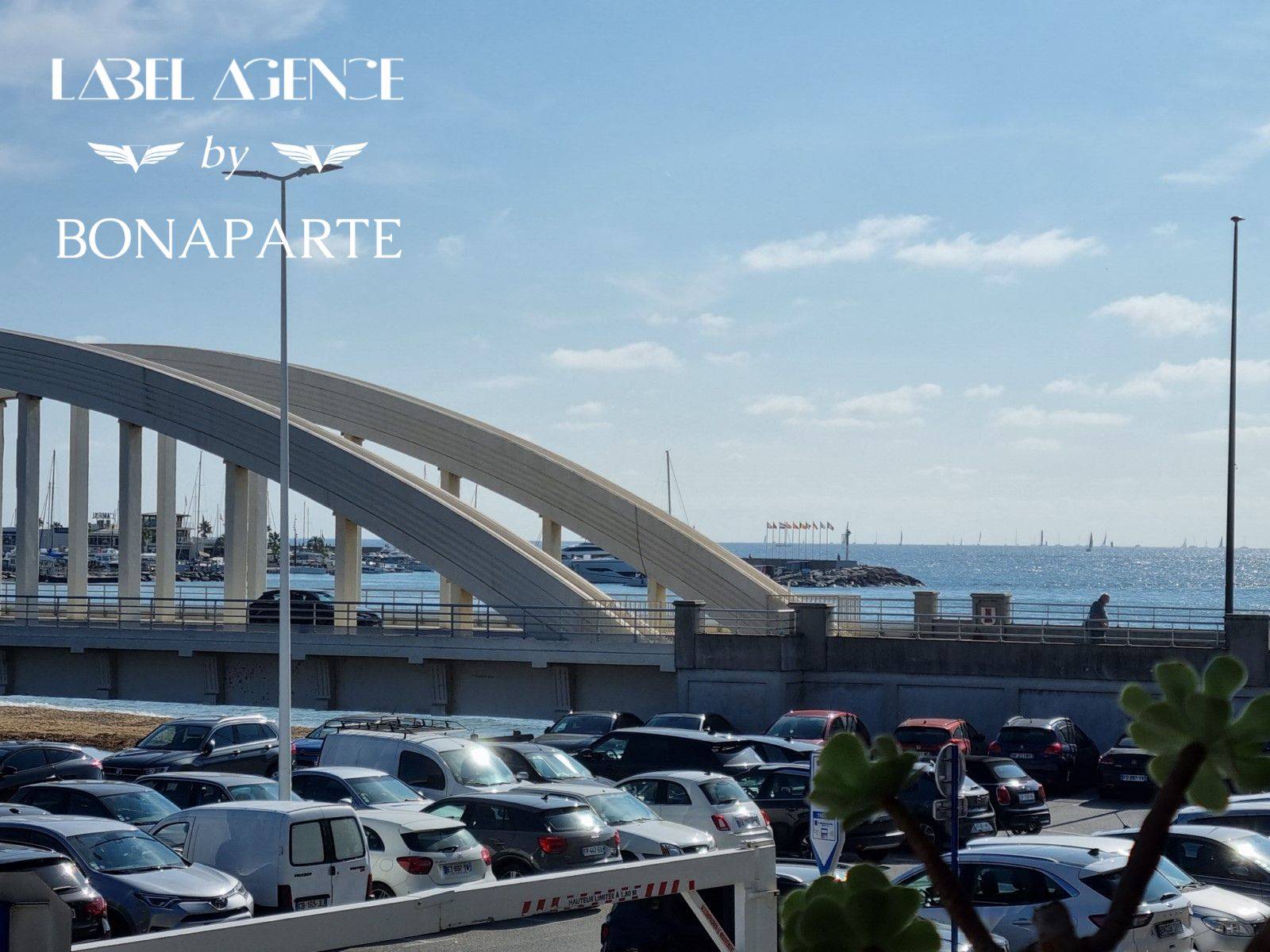 T2 vue mer à Sainte Maxime