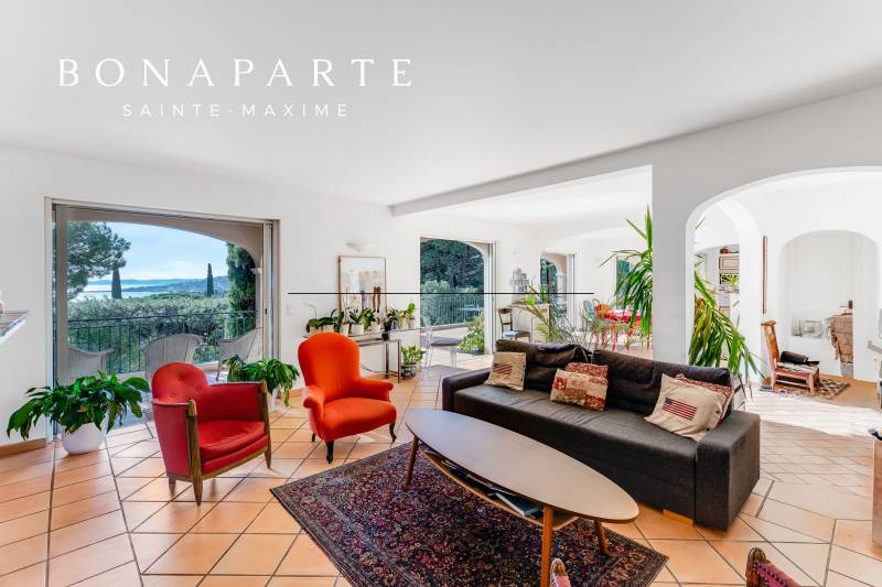 À vendre villa avec piscine et vue mer Sainte Maxime Golfe de Saint Tropez