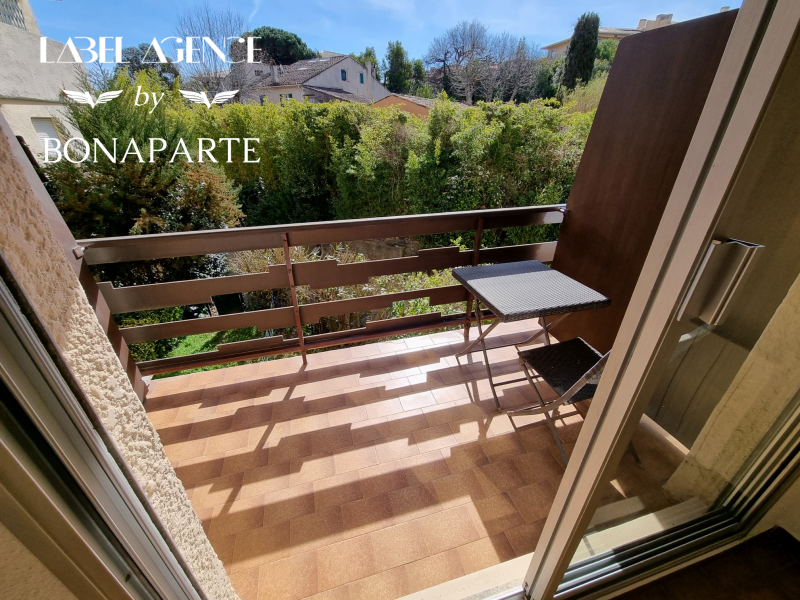 Studio centre-ville de Saint Tropez avec parking