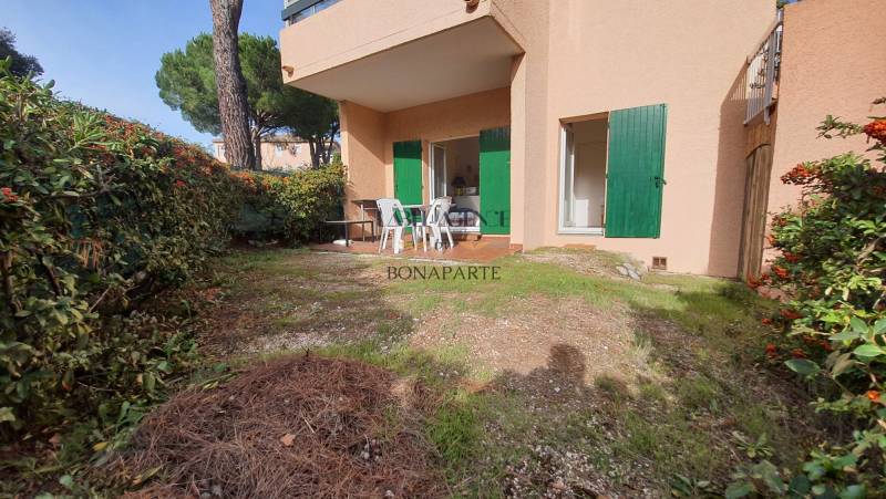 Sainte Maxime appartement avec jardinet