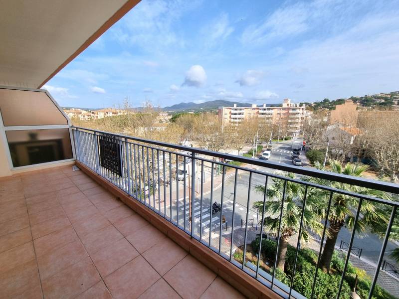 Acheter un appartement avec une chambre à Sainte Maxime en centre-ville