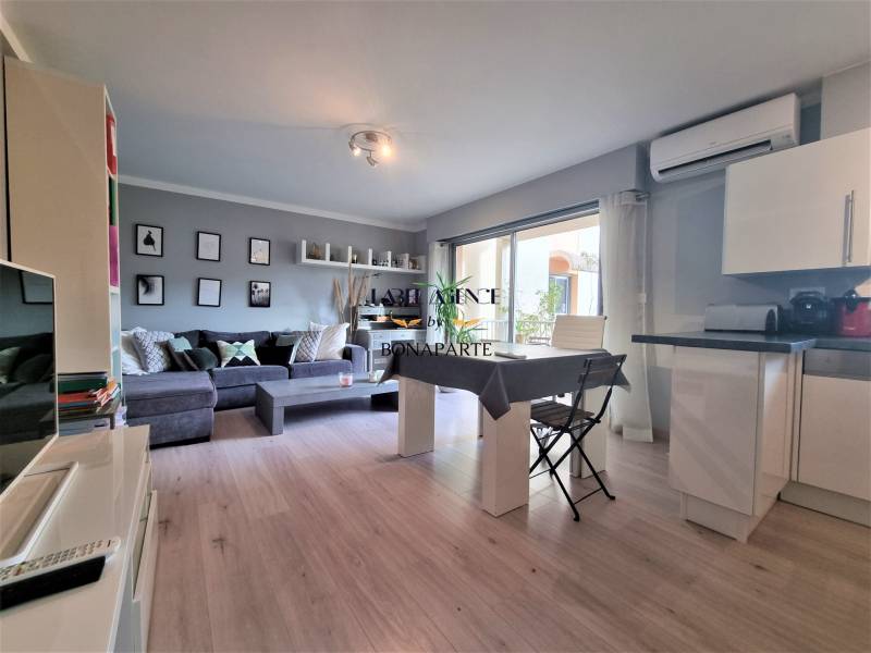 Appartement à vendre à  Sainte Maxime rénové