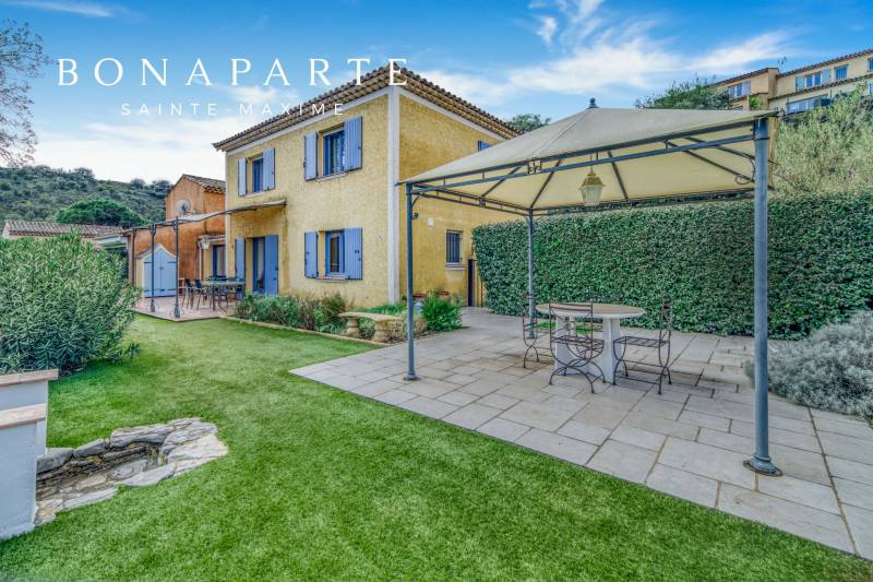 Maison avec piscine dans la résidence