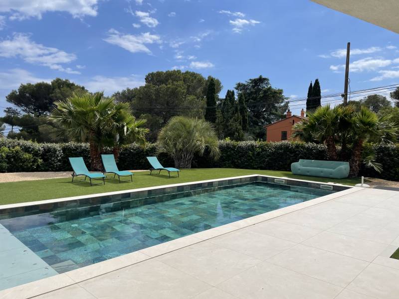 Séjour exclusif sur la Côte d’Azur : villa 6 chambres avec prestations premium